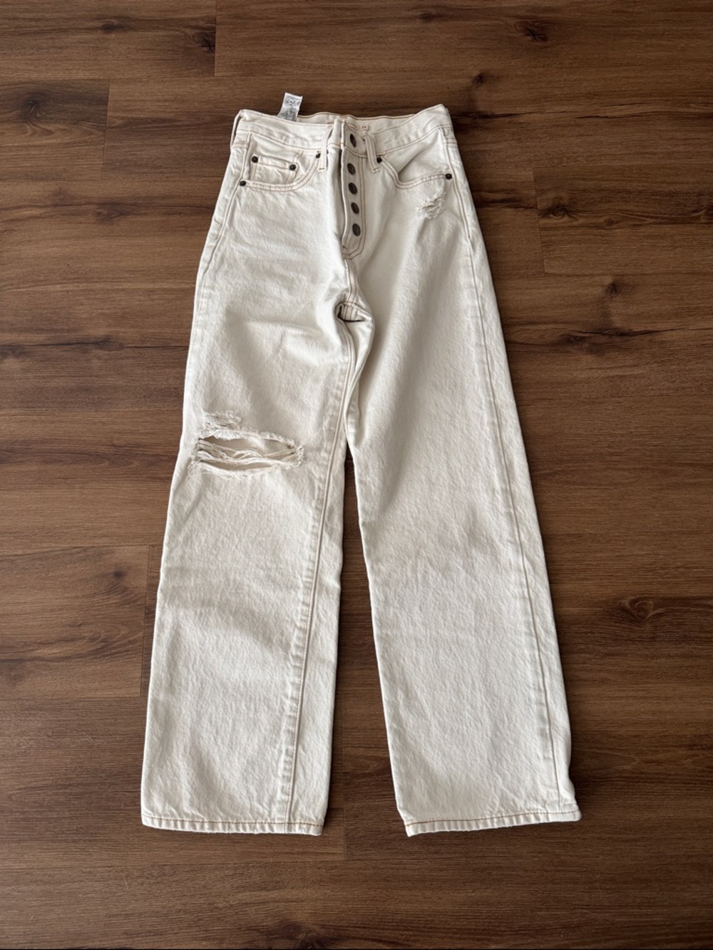 Woman's Levi's Premium Ribcage Straight Ankle Jeans. Size 24